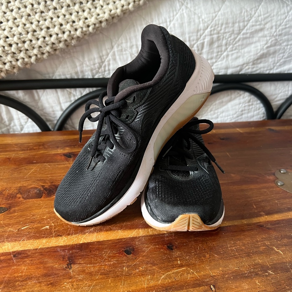 Saucony Pwr Run Sneakers Shoes Women's Size 8 Black